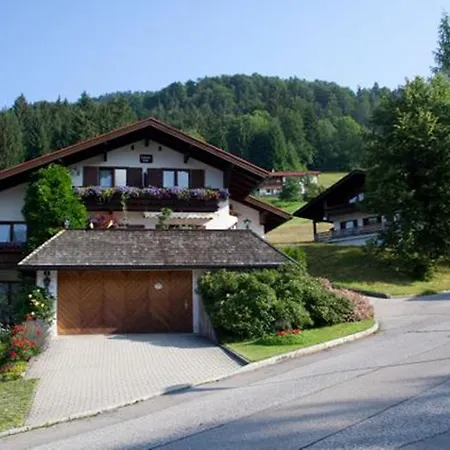 Haus Christl Reit Im Winkl, Kostenloser Parkplatz, Spuelmaschine, 5 Minuten Zum Ortszentrum, Ruhige Lage, Wlan Apartmán Reit im Winkl