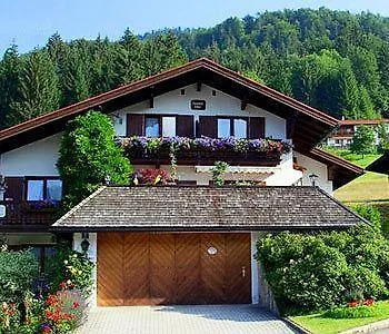 Haus Christl Reit Im Winkl, Kostenloser Parkplatz, Spuelmaschine, 5 Minuten Zum Ortszentrum, Ruhige Lage, Wlan * Райт-им-Винкль